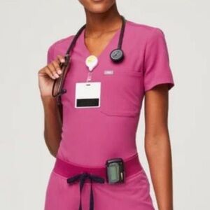 Figs Catarina Scrub Top in Electric Orchid